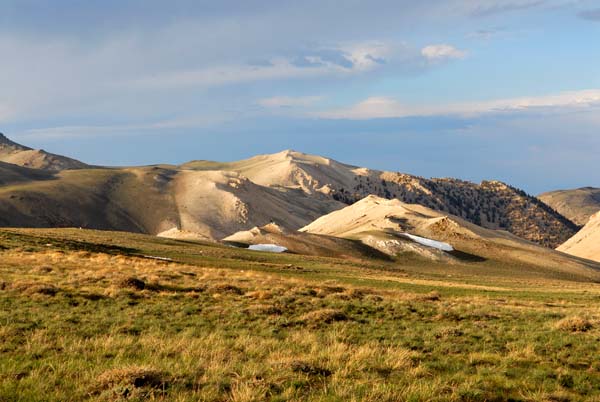 Beautiful rolling hills in the White Mountains